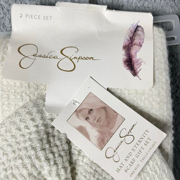 Jessica Simpson Scarf Set Womens OS Cream Hat And Eternity Scarf Gift Set NEW - Picture 8 of 9